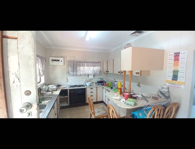 3 BEDROOM FREEHOLD FOR SALE IN GLENMORE